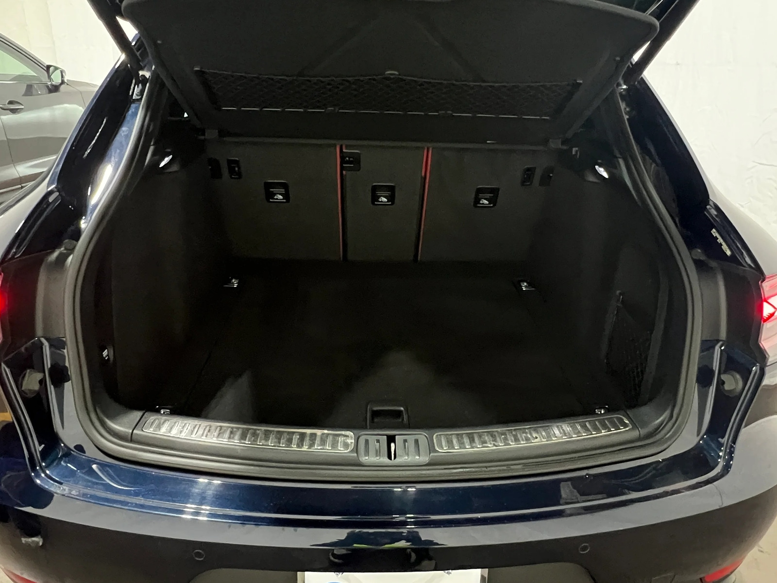 Thumbnail: 2019 Porsche Macan - 6