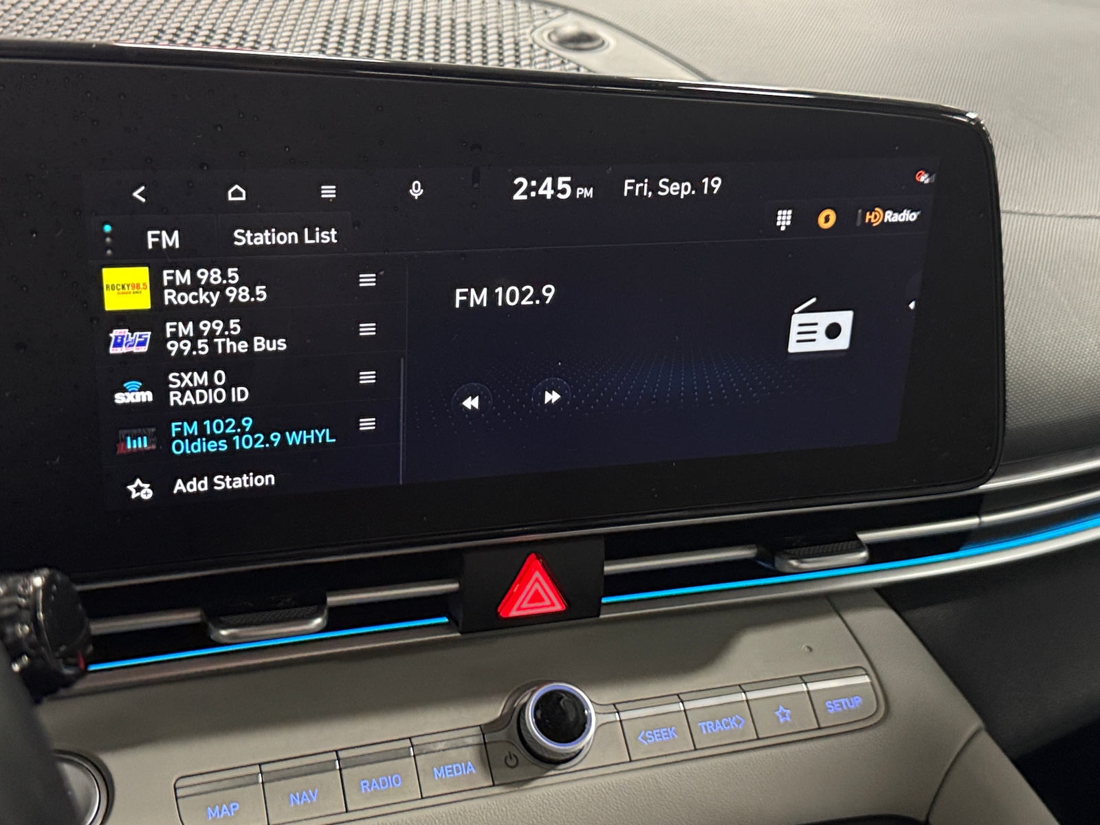Thumbnail: 2023 Hyundai Elantra - 3