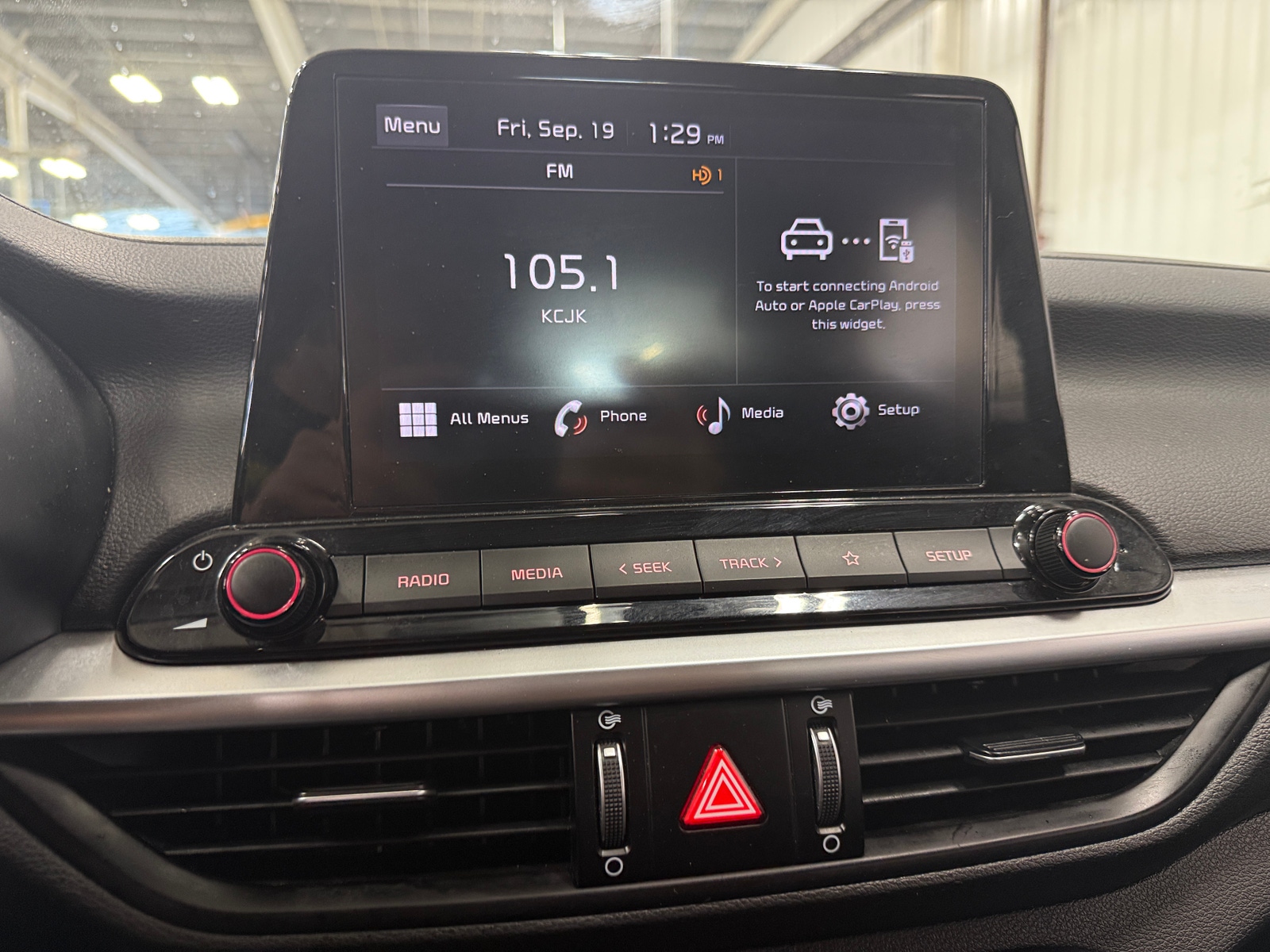 Thumbnail: 2024 Kia Forte - 4