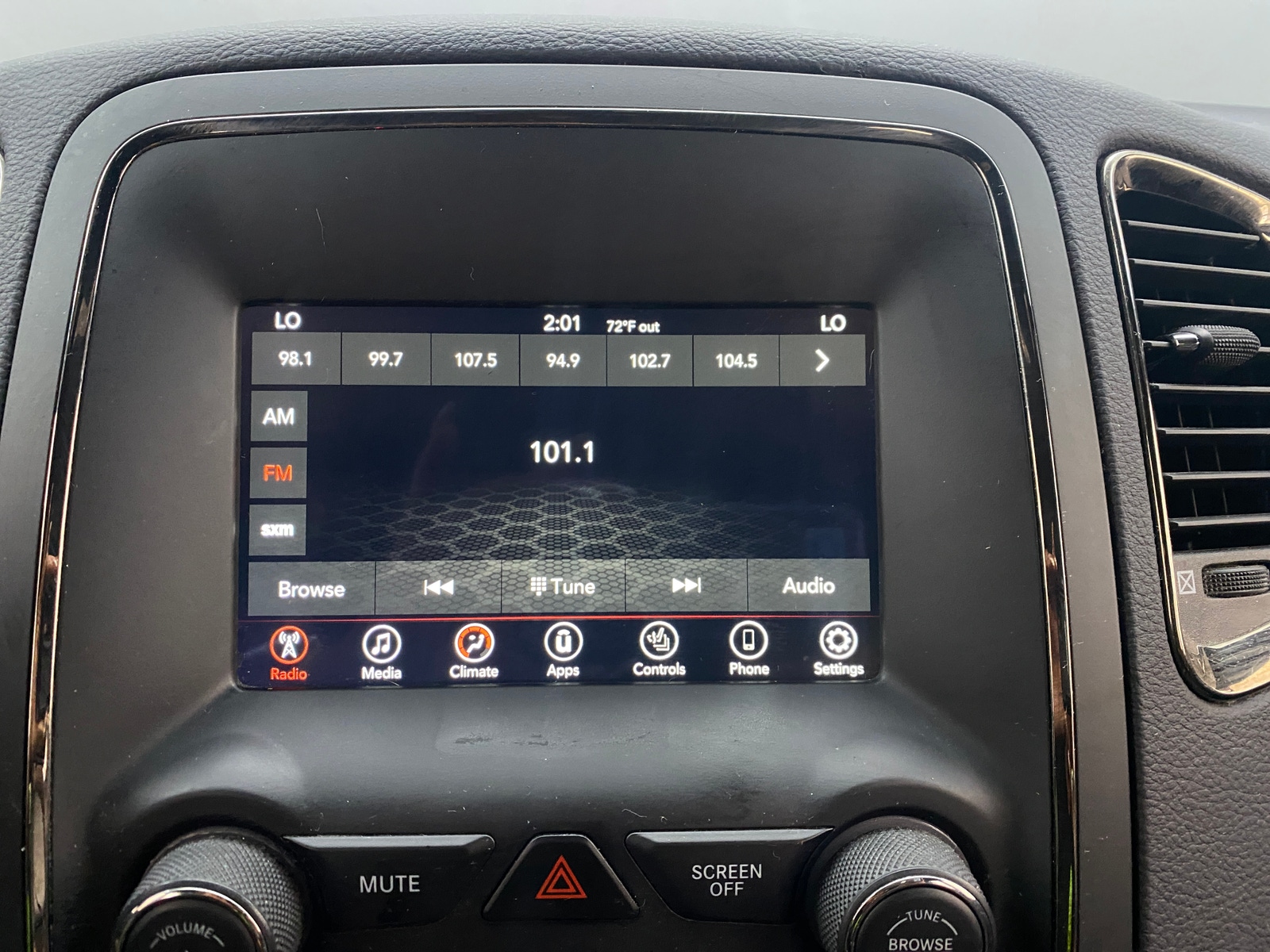Thumbnail: 2019 Dodge Durango - 3