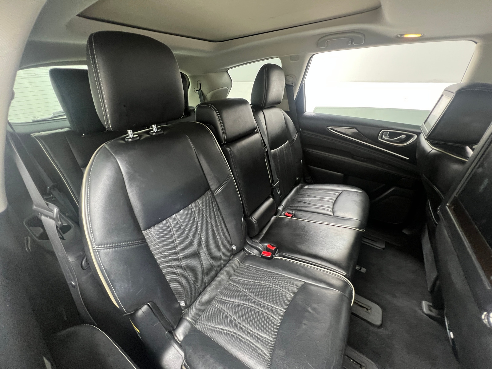 Thumbnail: 2017 INFINITI QX60 - 5