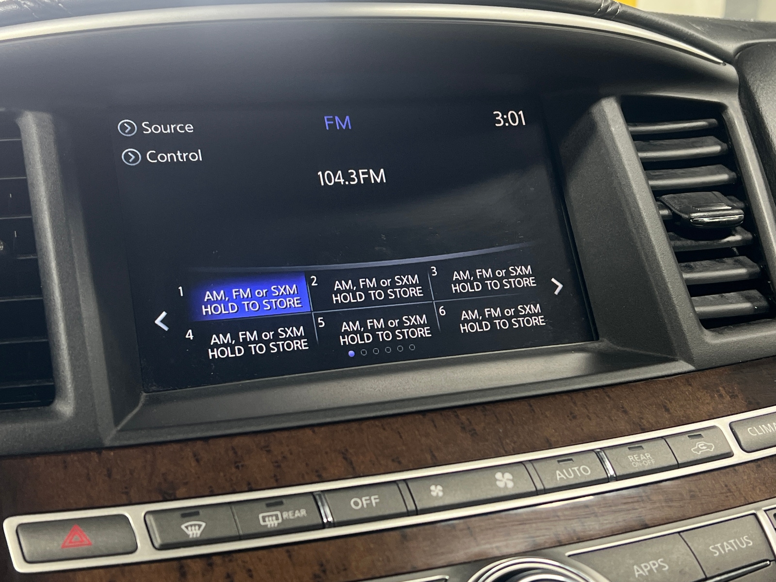 Thumbnail: 2017 INFINITI QX60 - 3