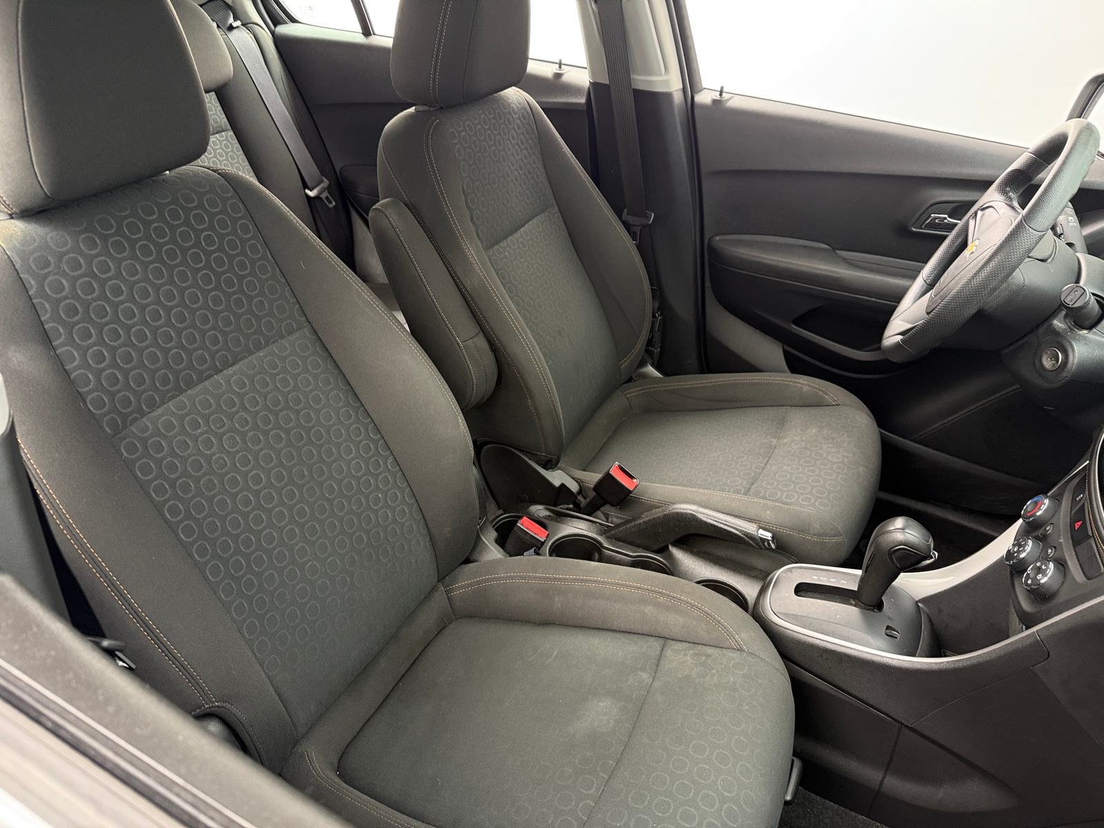 Thumbnail: 2017 Chevrolet Trax - 2
