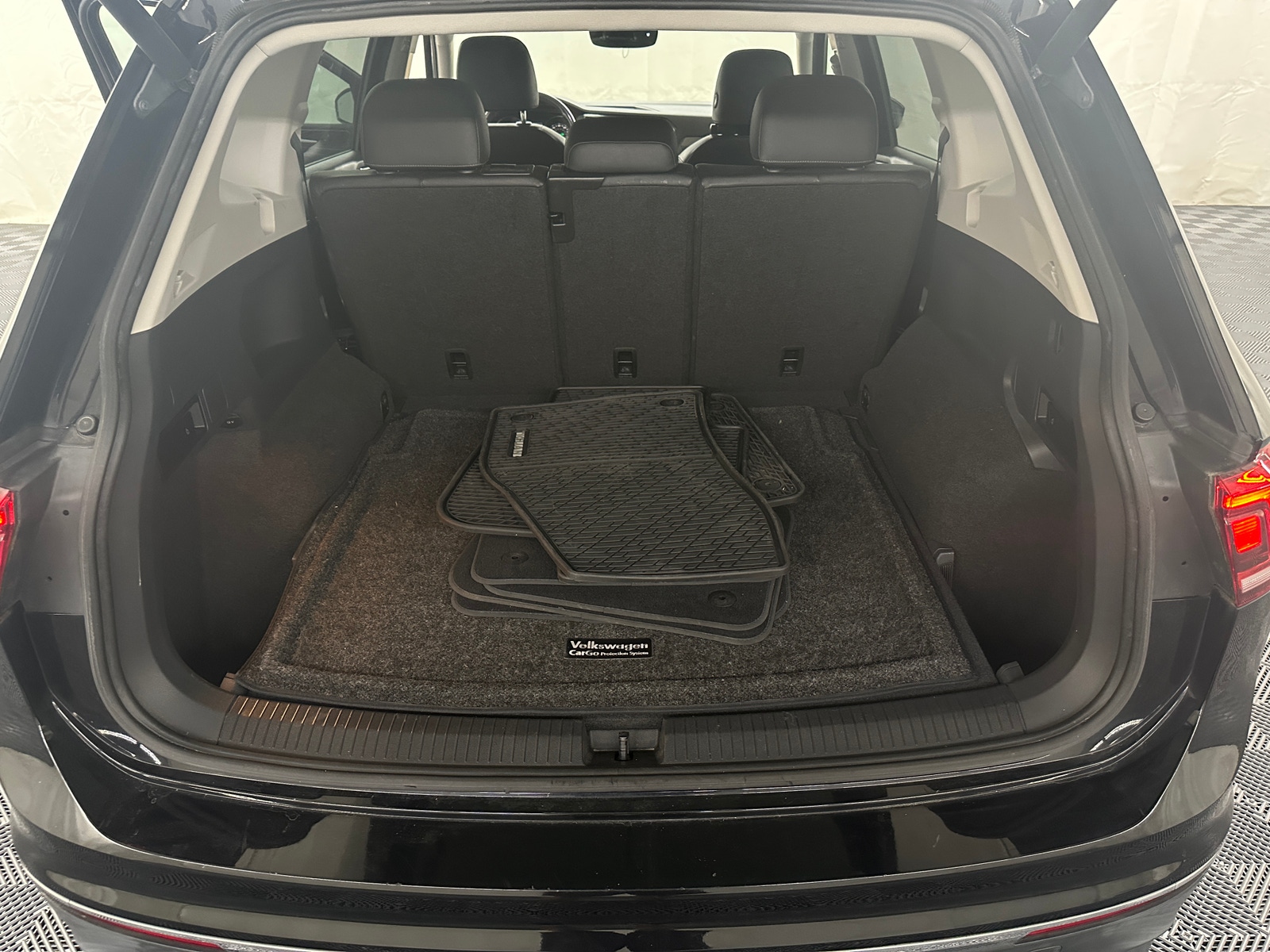 Thumbnail: 2018 Volkswagen Tiguan - 6