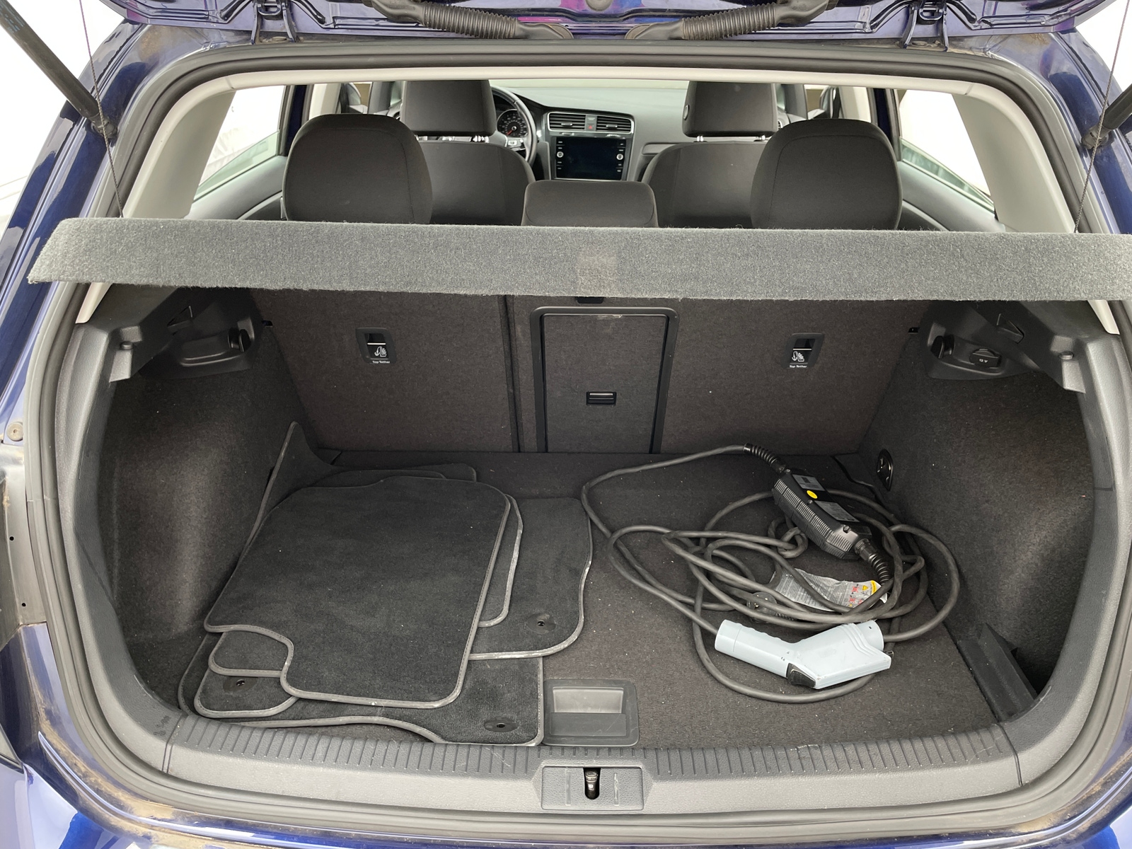 Thumbnail: 2019 Volkswagen e-Golf - 7