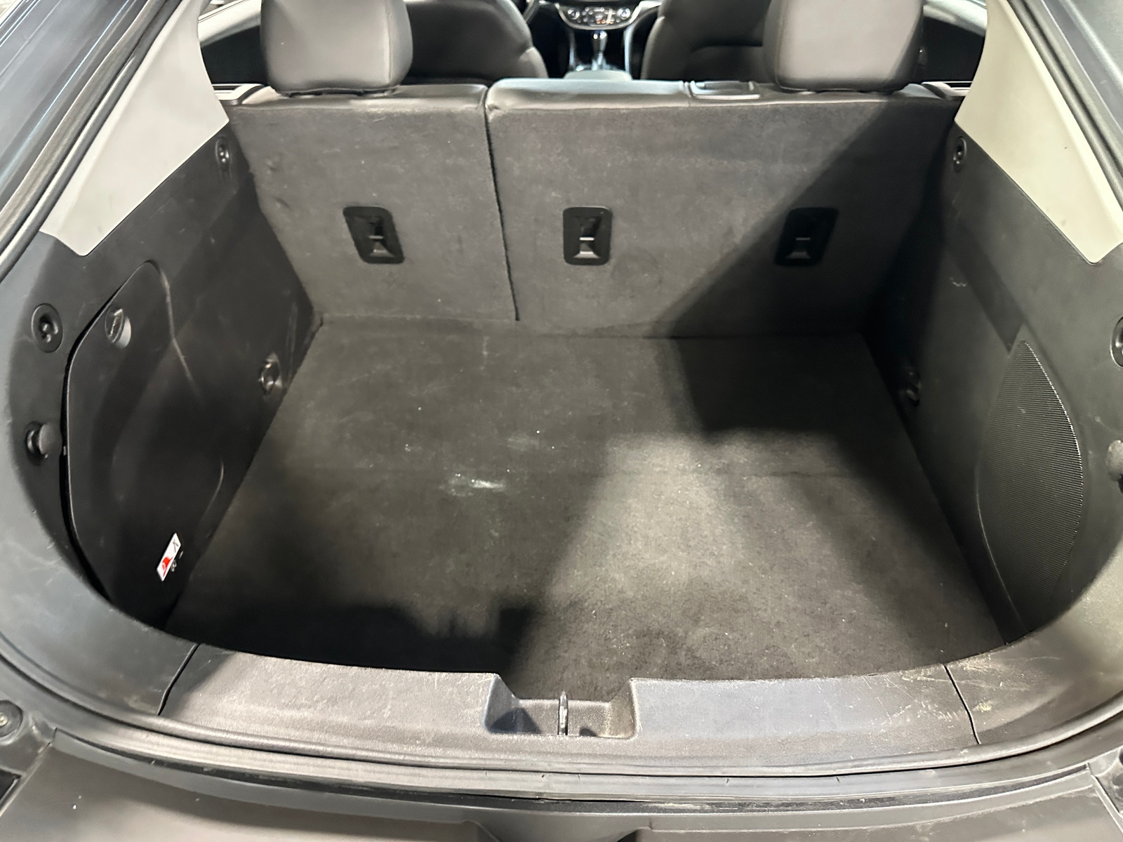 Thumbnail: 2018 Chevrolet Volt - 6