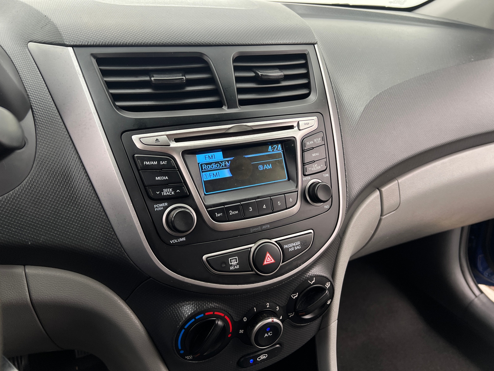 Thumbnail: 2017 Hyundai Accent - 4