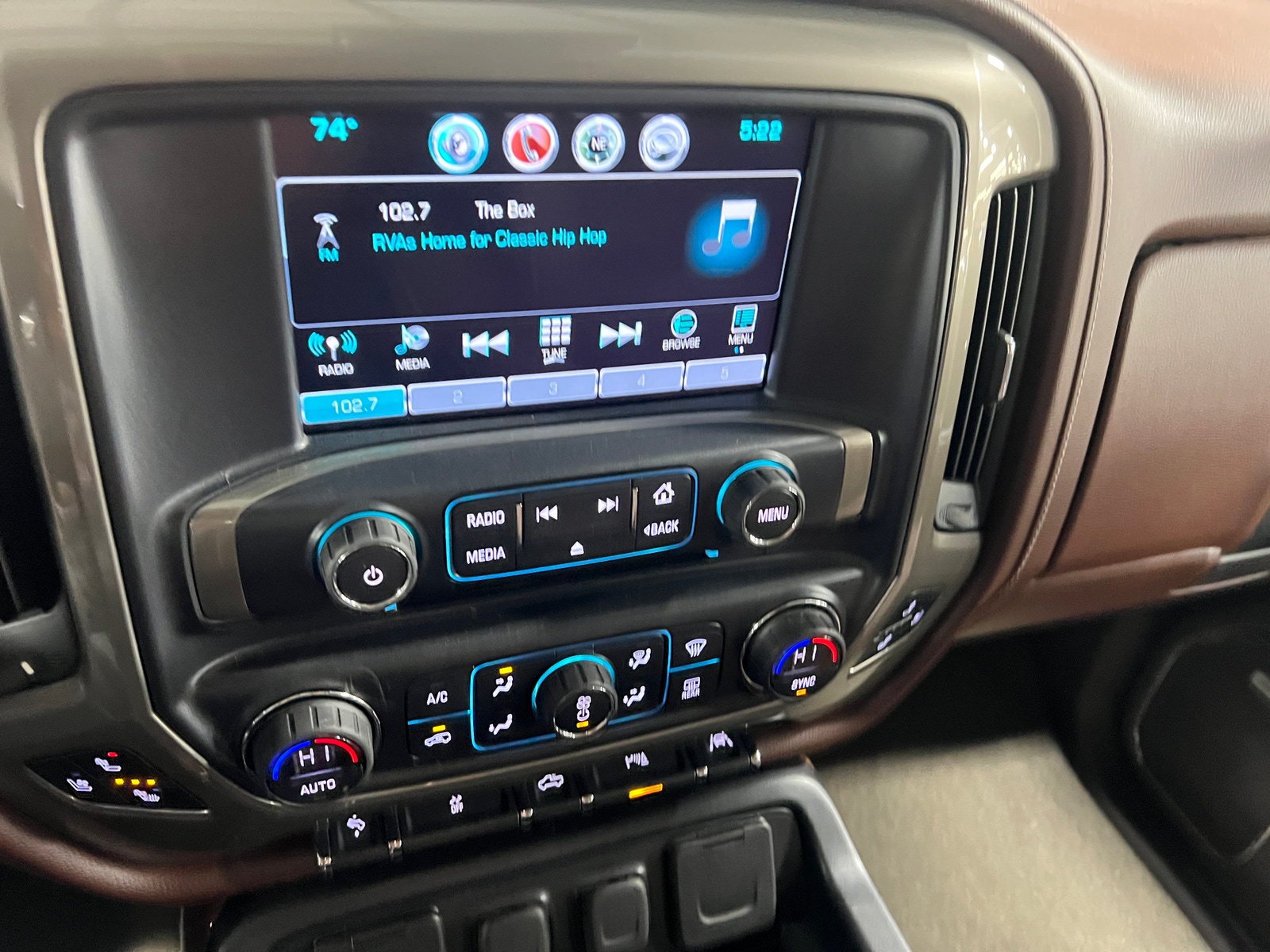Thumbnail: 2017 Chevrolet Silverado 1500 - 3