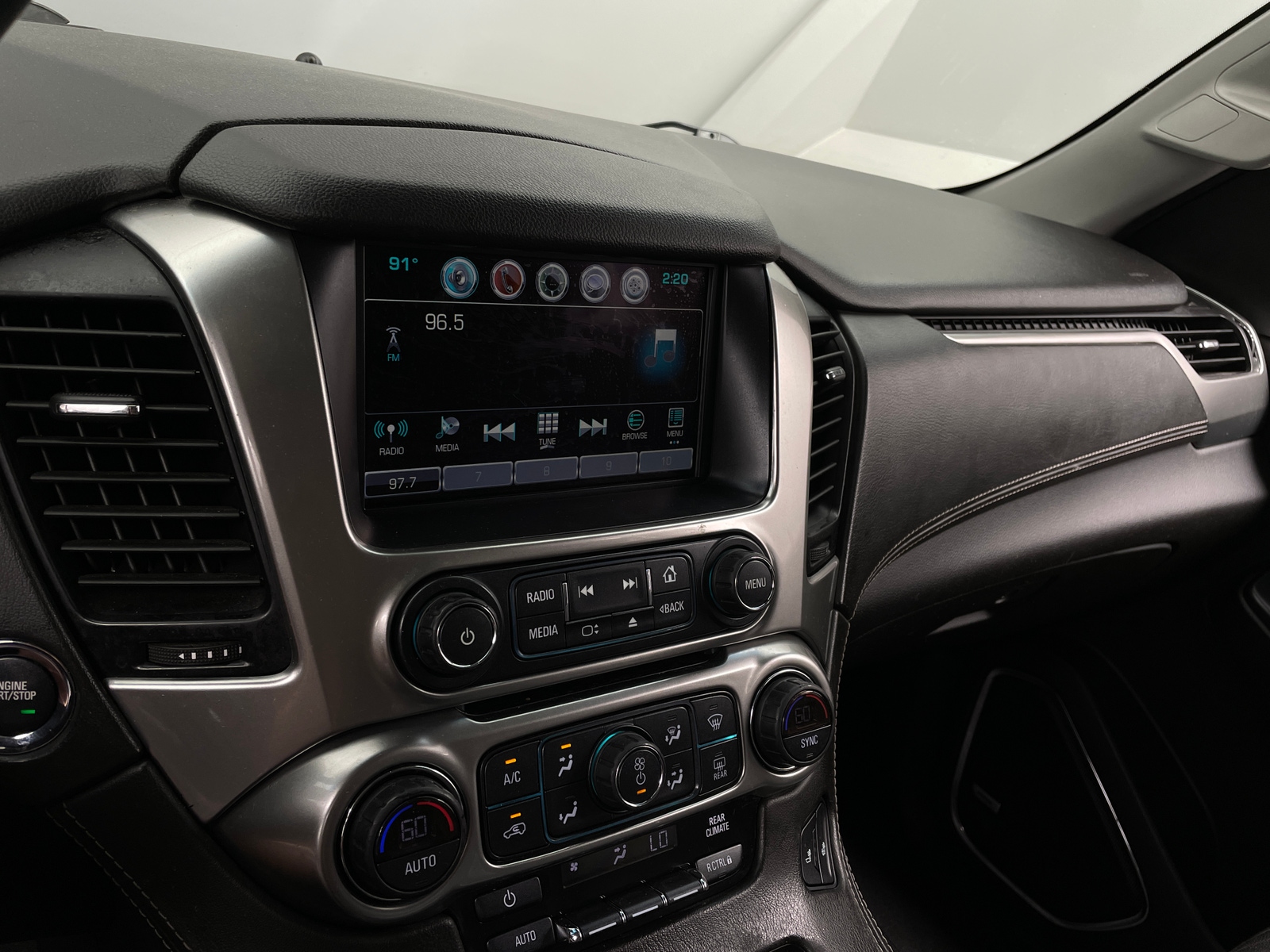 Thumbnail: 2019 Chevrolet Suburban - 3