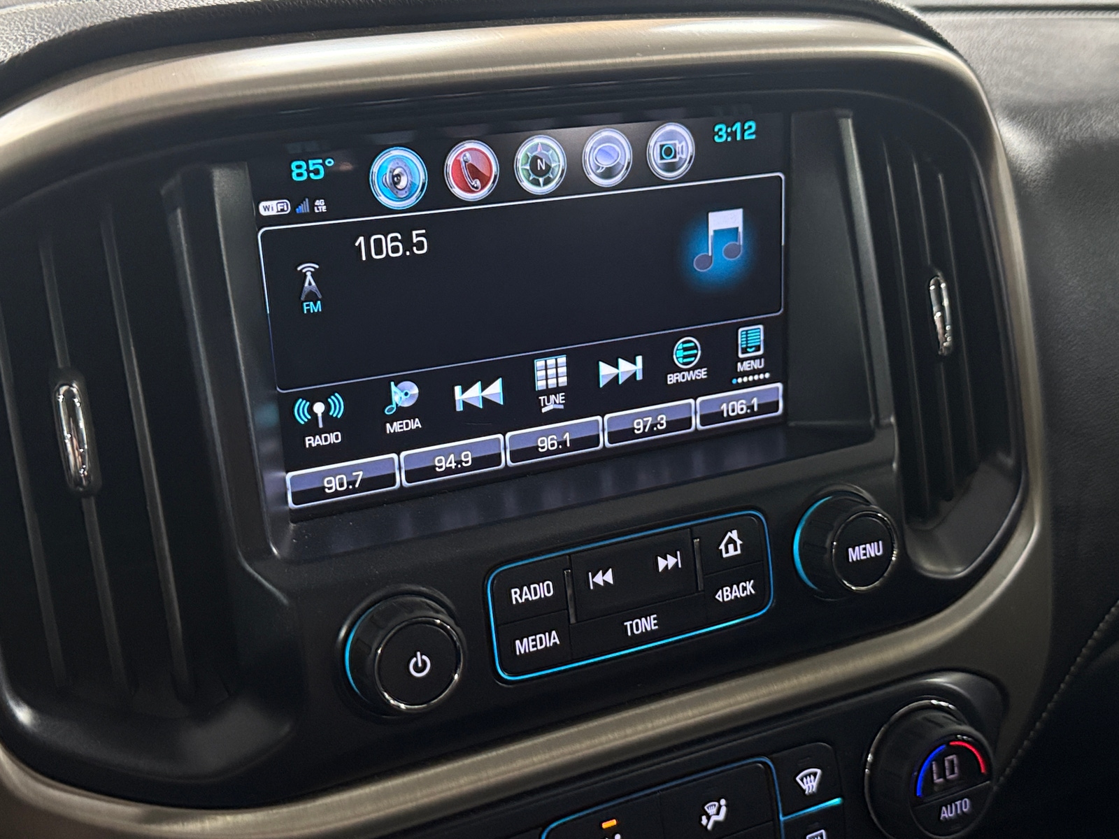 Thumbnail: 2018 GMC Canyon - 3