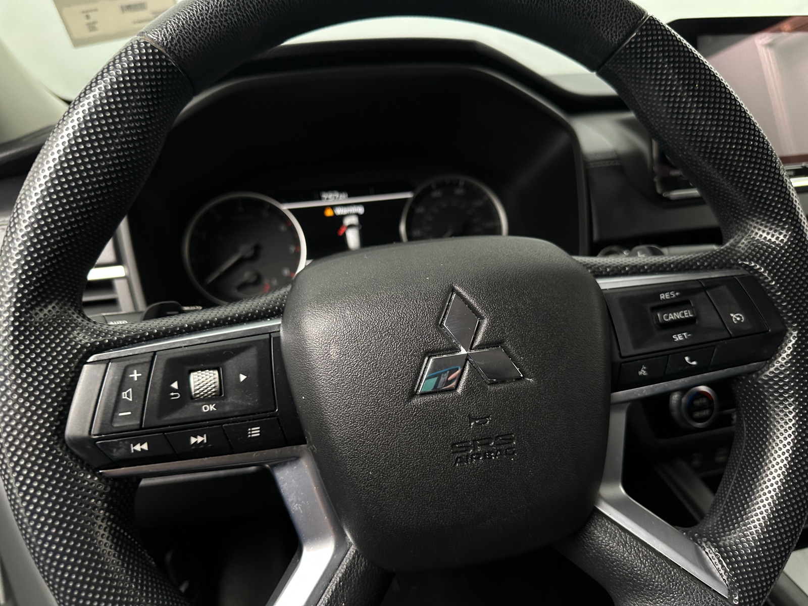 Thumbnail: 2022 Mitsubishi Outlander - 5