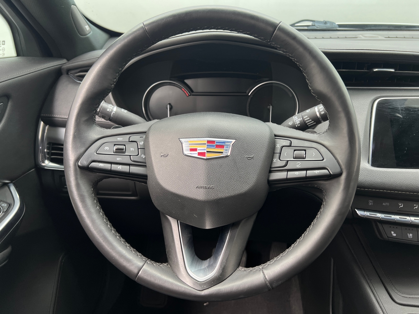 Thumbnail: 2019 Cadillac XT4 - 4