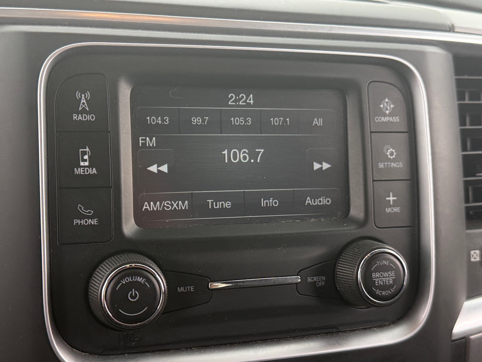 Thumbnail: 2022 RAM 1500 Classic - 4