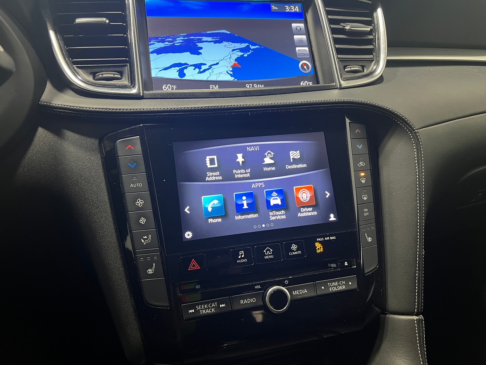 Thumbnail: 2019 INFINITI QX50 - 3