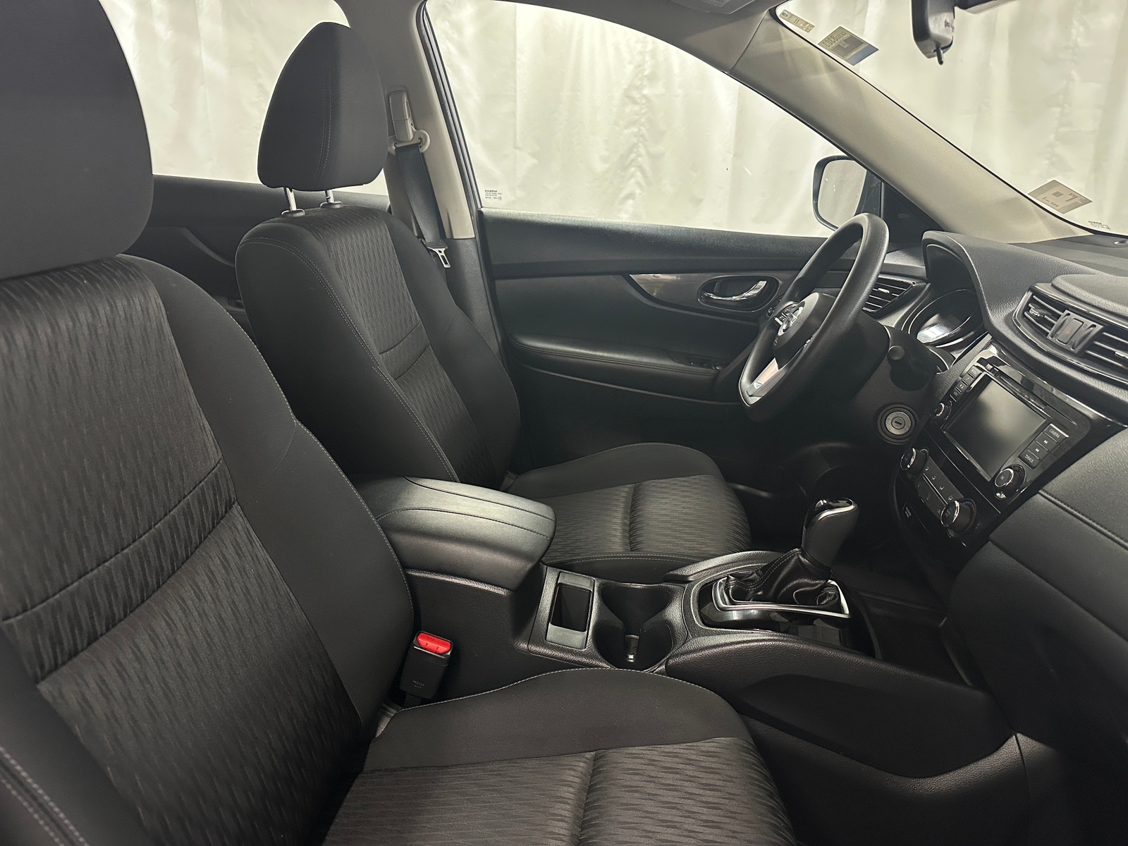 Thumbnail: 2018 Nissan Rogue - 2