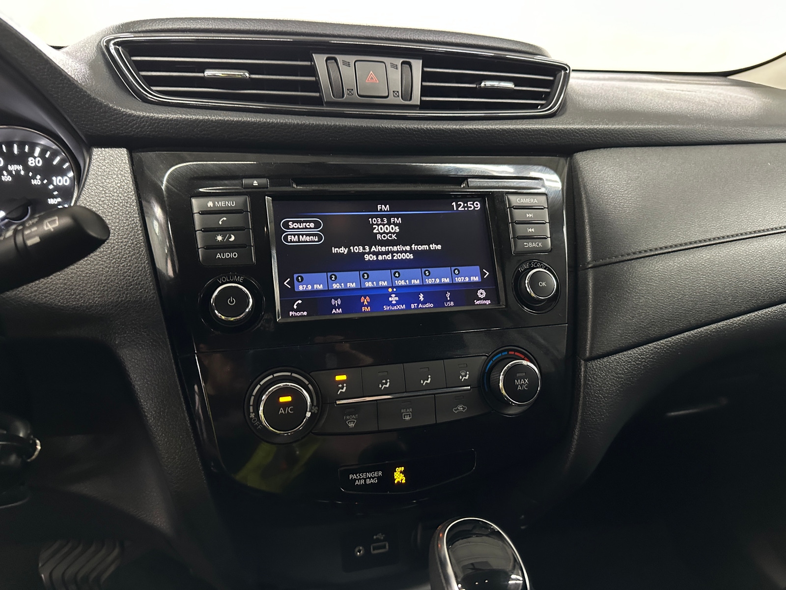 Thumbnail: 2018 Nissan Rogue - 4