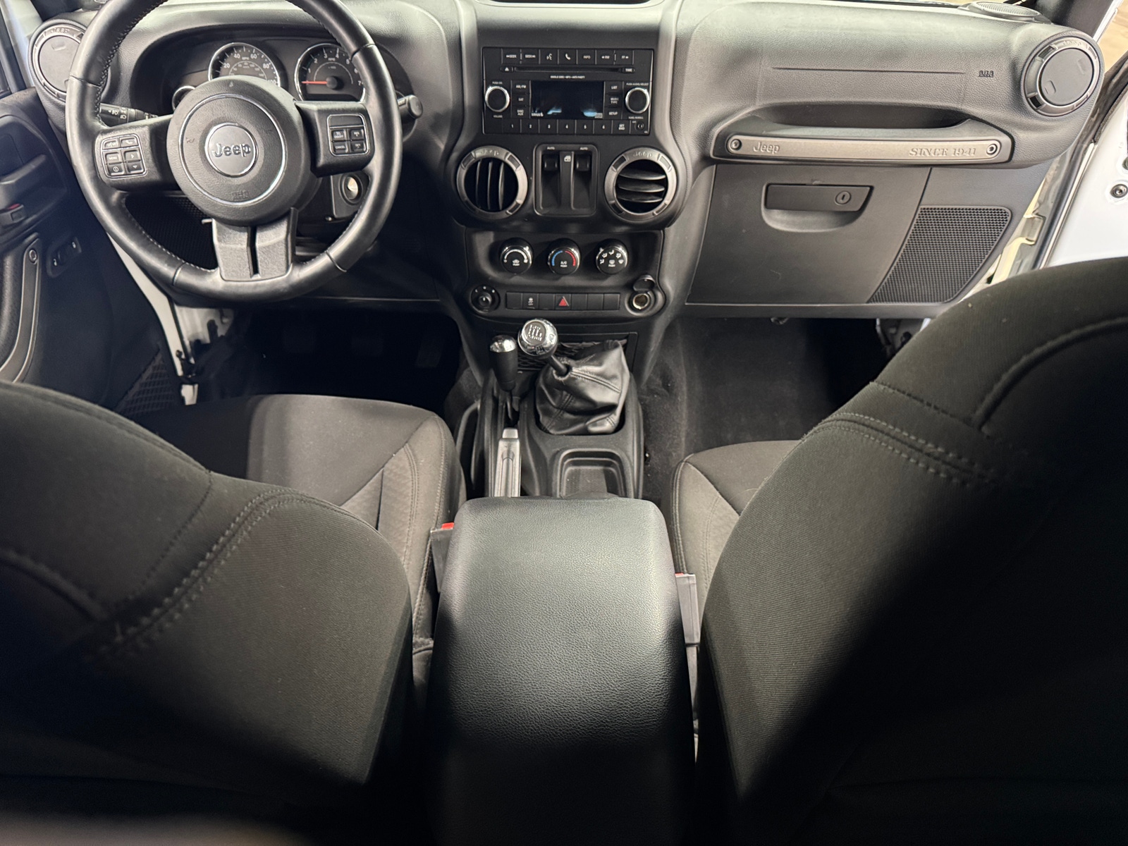 Thumbnail: 2017 Jeep Wrangler - 3