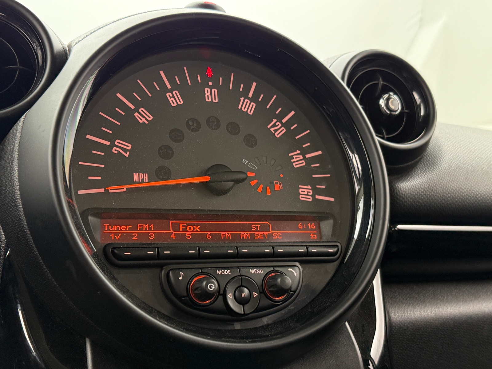 Thumbnail: 2016 MINI Cooper Countryman - 3
