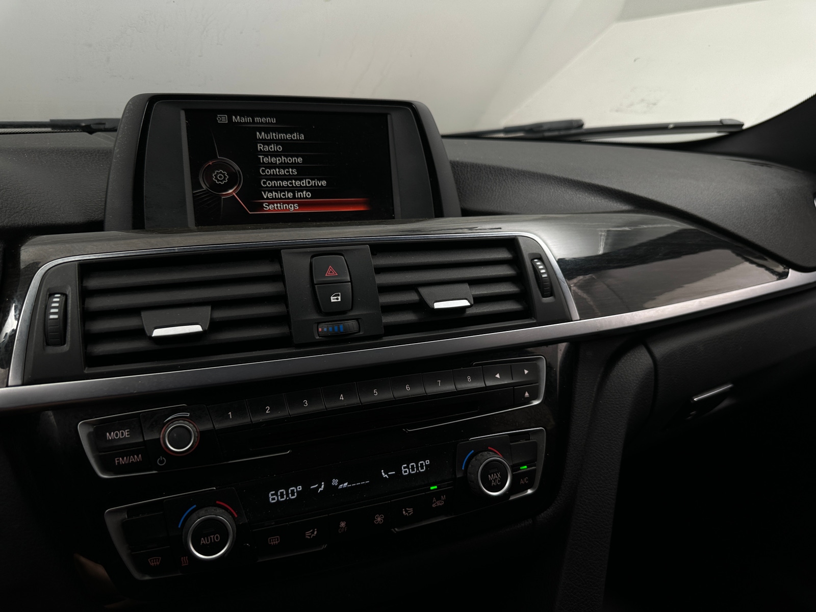 Thumbnail: 2016 BMW 3 Series - 3