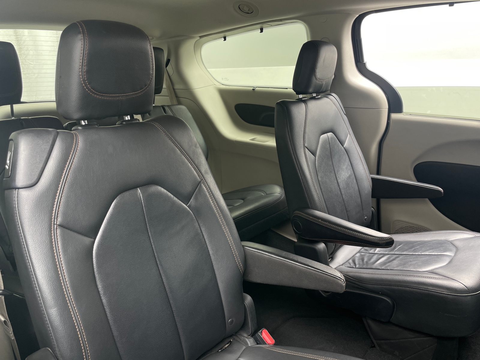 Thumbnail: 2017 Chrysler Pacifica - 5