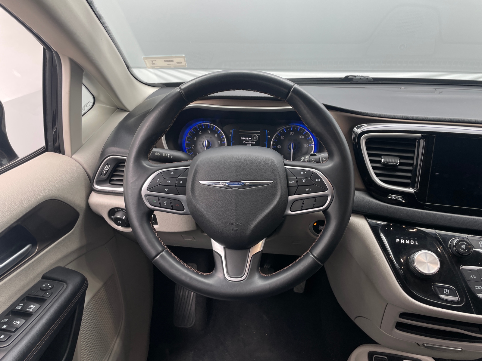Thumbnail: 2017 Chrysler Pacifica - 4
