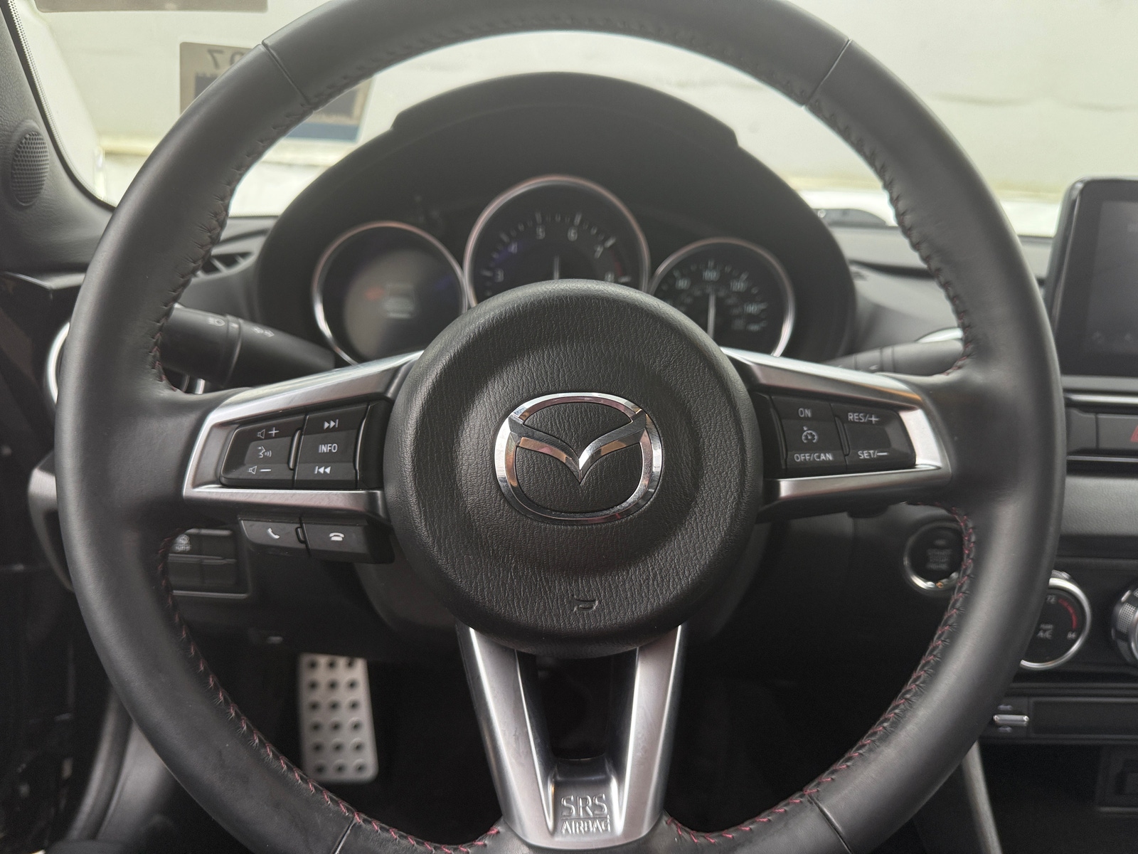 Thumbnail: 2019 Mazda MX-5 Miata - 4