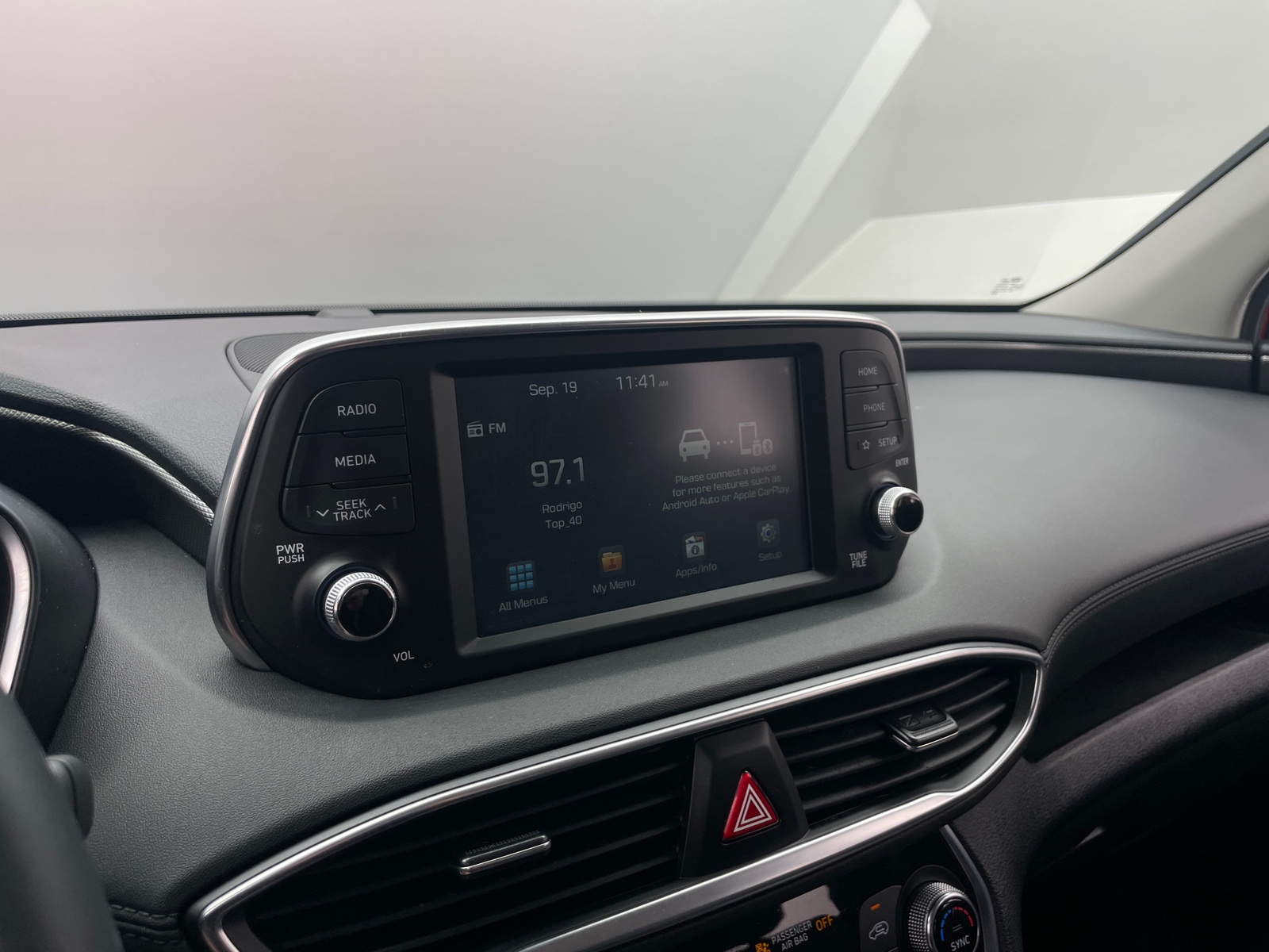Thumbnail: 2020 Hyundai Santa Fe - 4