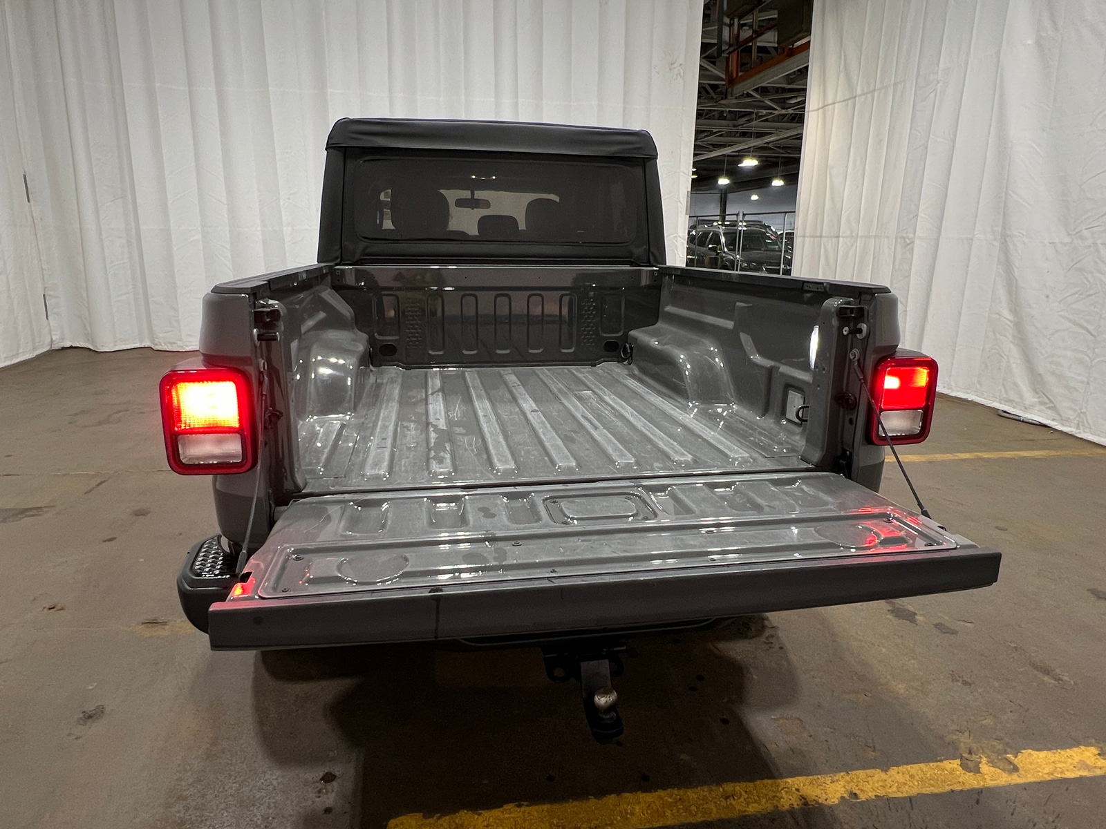 Thumbnail: 2021 Jeep Gladiator - 7