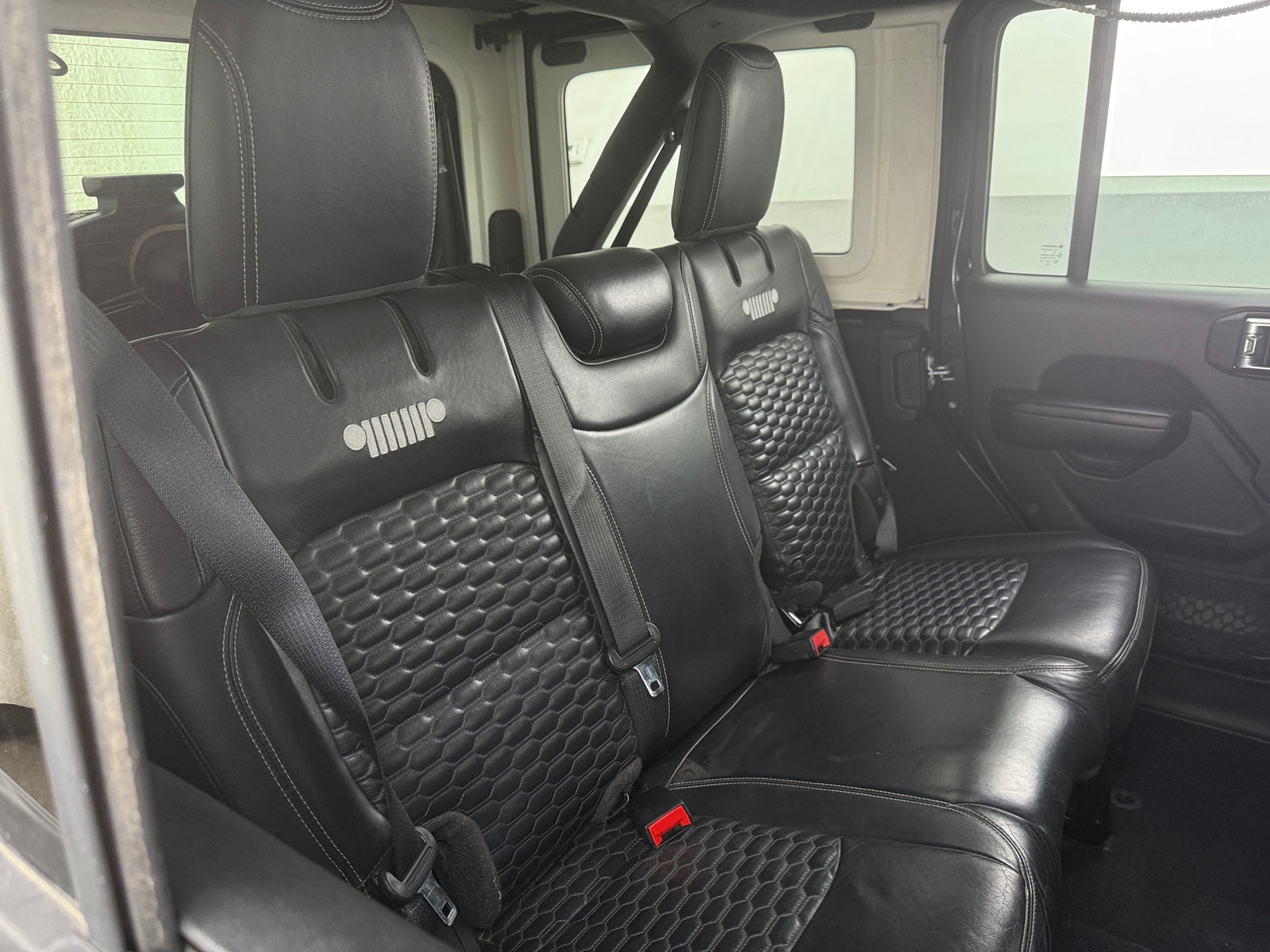 Thumbnail: 2018 Jeep Wrangler - 6