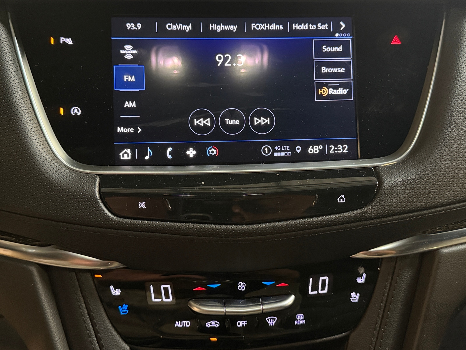 Thumbnail: 2022 Cadillac XT5 - 3