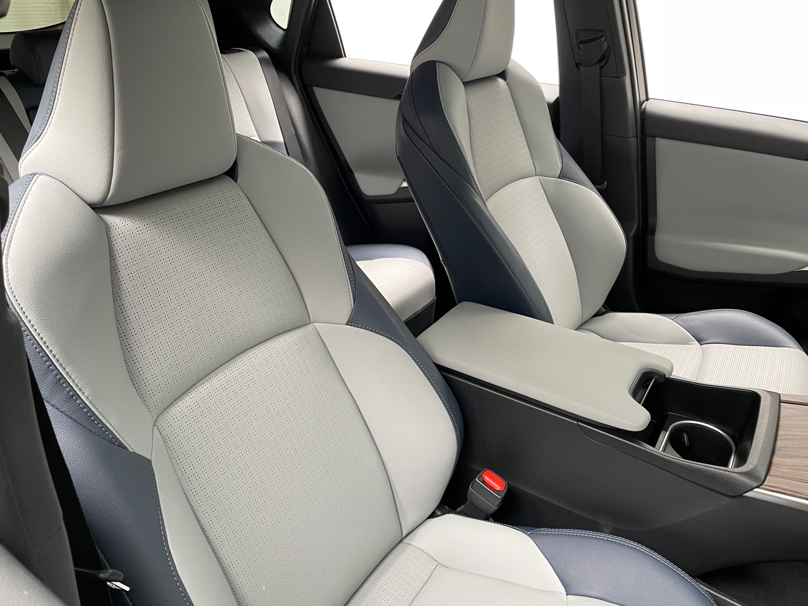 Thumbnail: 2024 Subaru Solterra - 2