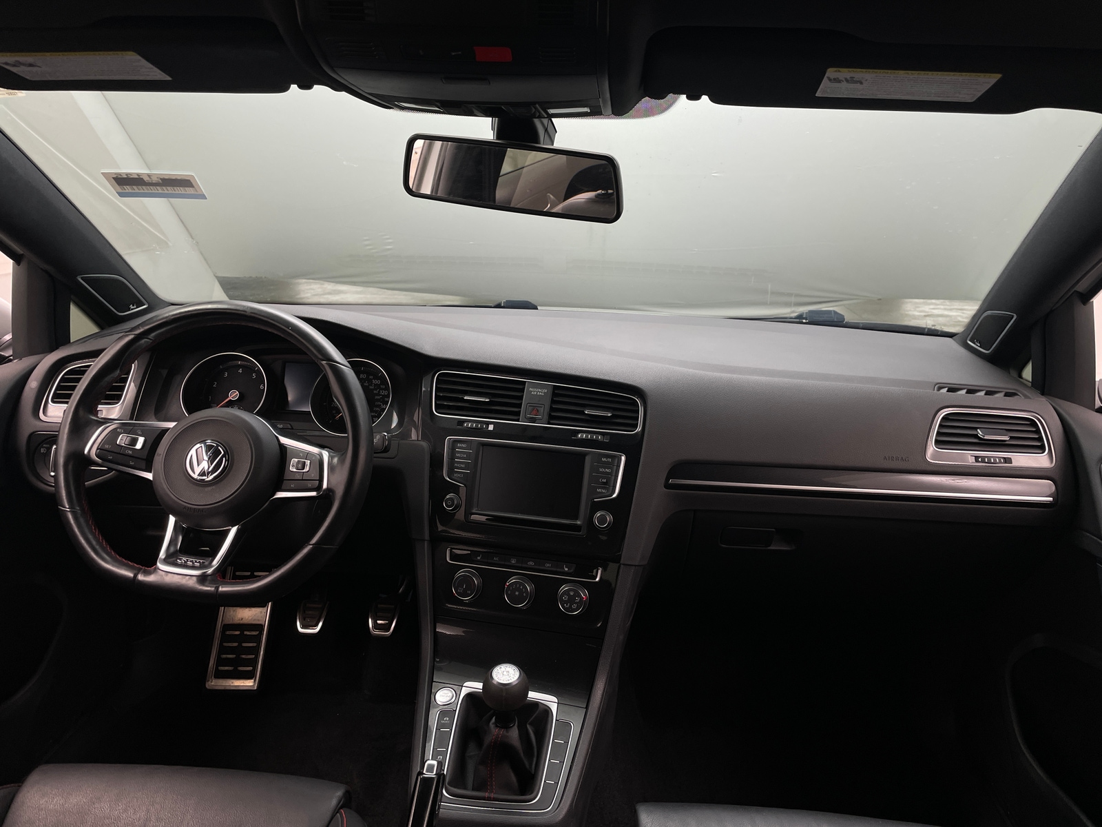 Thumbnail: 2017 Volkswagen Golf - 3