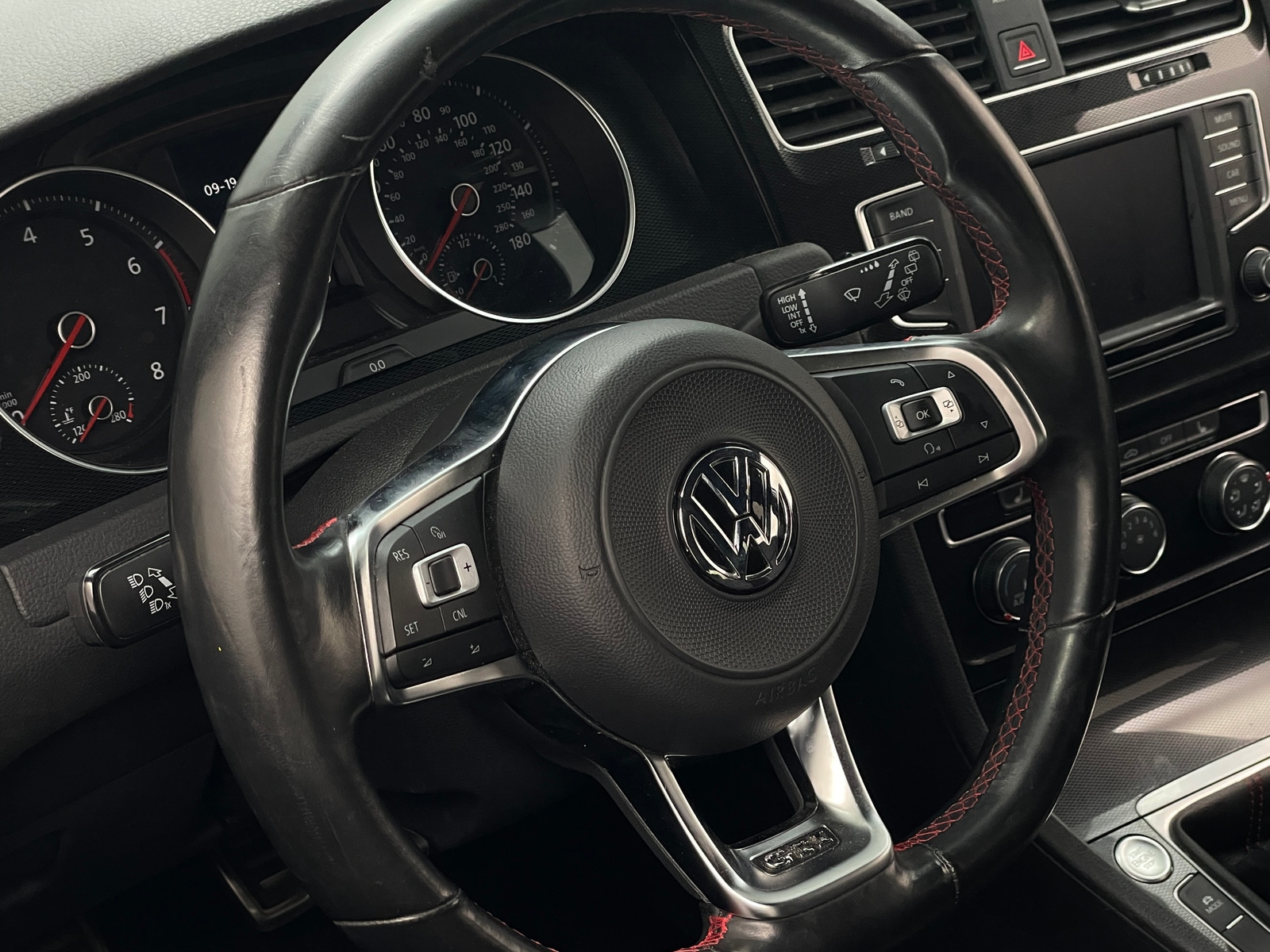 Thumbnail: 2017 Volkswagen Golf - 5