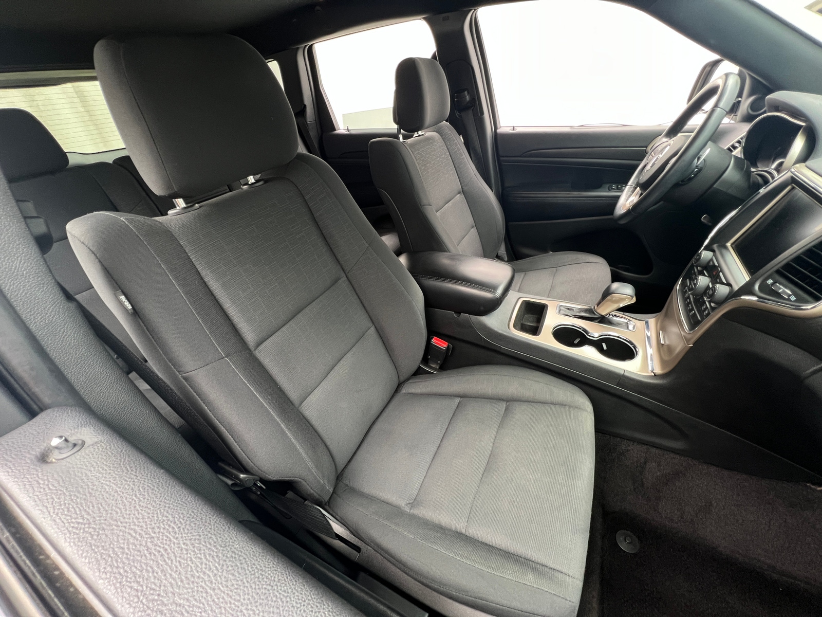 Thumbnail: 2016 Jeep Grand Cherokee - 2