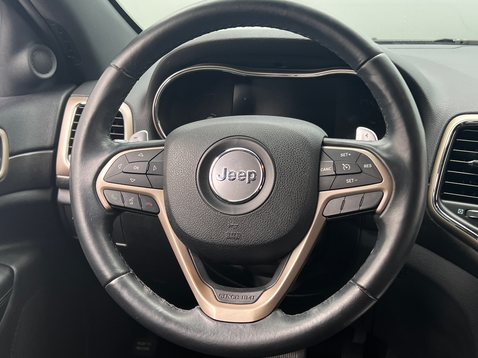 Thumbnail: 2016 Jeep Grand Cherokee - 5