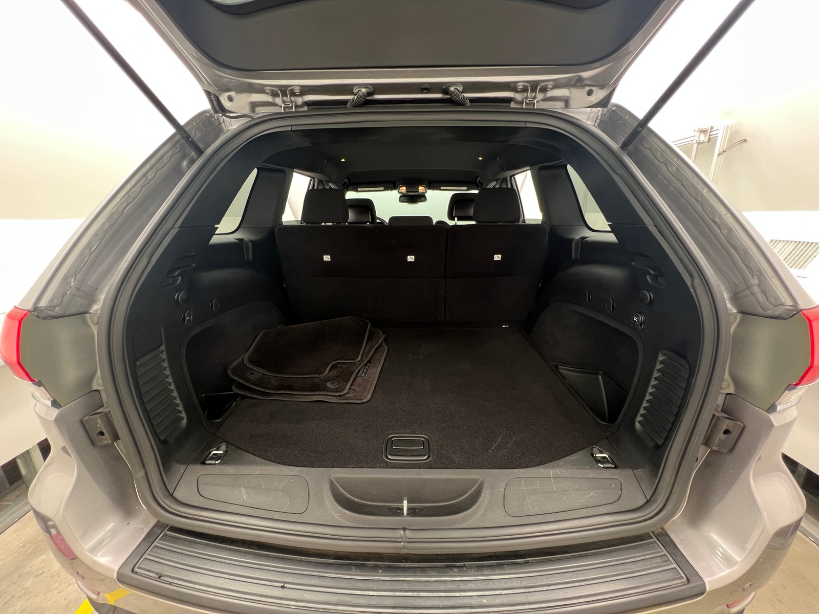 Thumbnail: 2016 Jeep Grand Cherokee - 7
