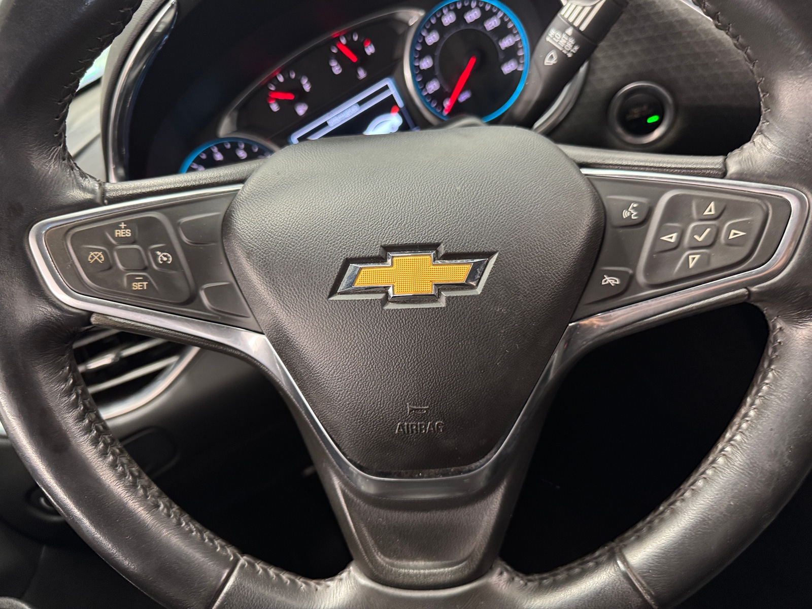 Thumbnail: 2018 Chevrolet Malibu - 5