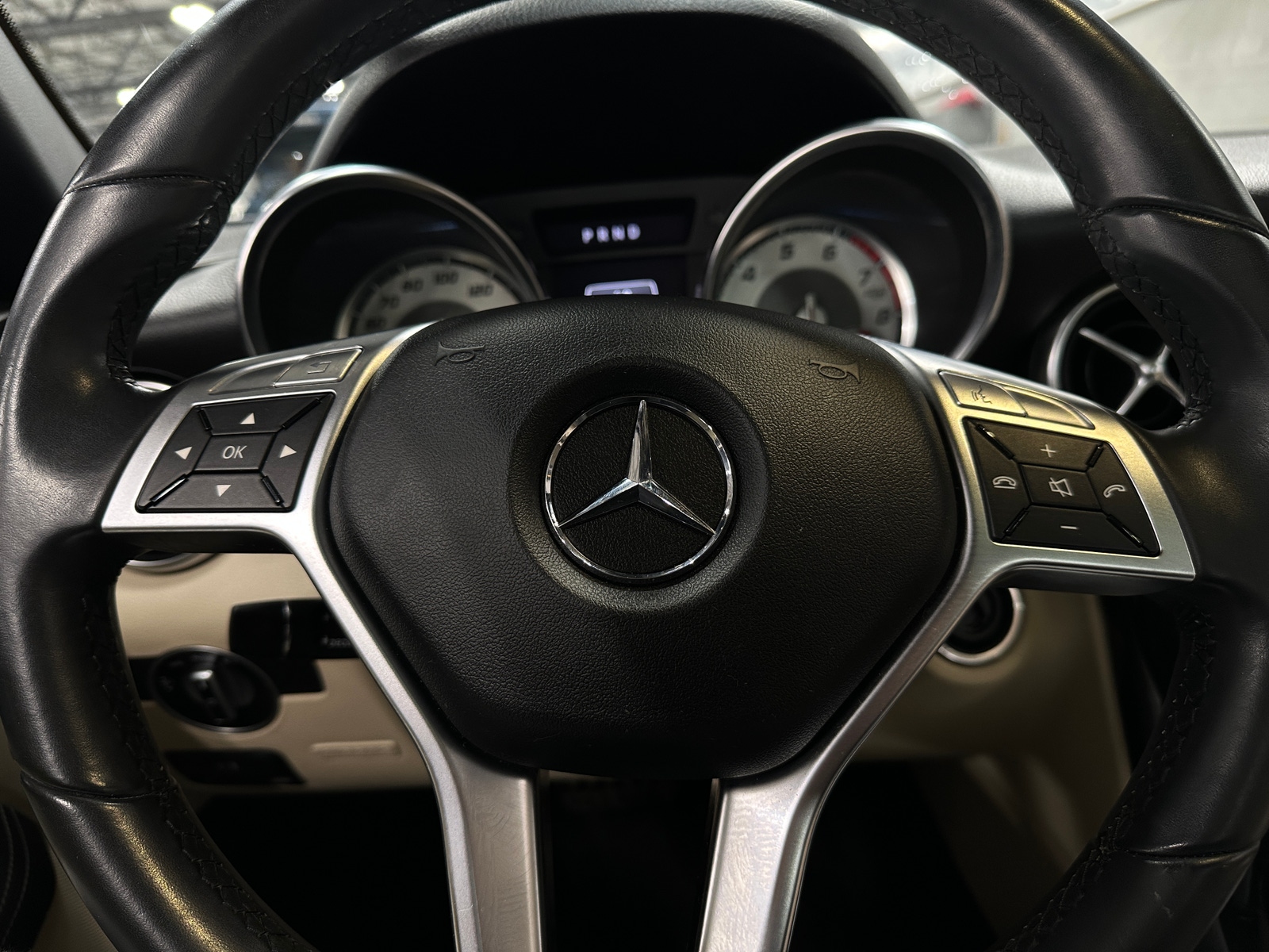 Thumbnail: 2015 Mercedes-Benz SLK - 4