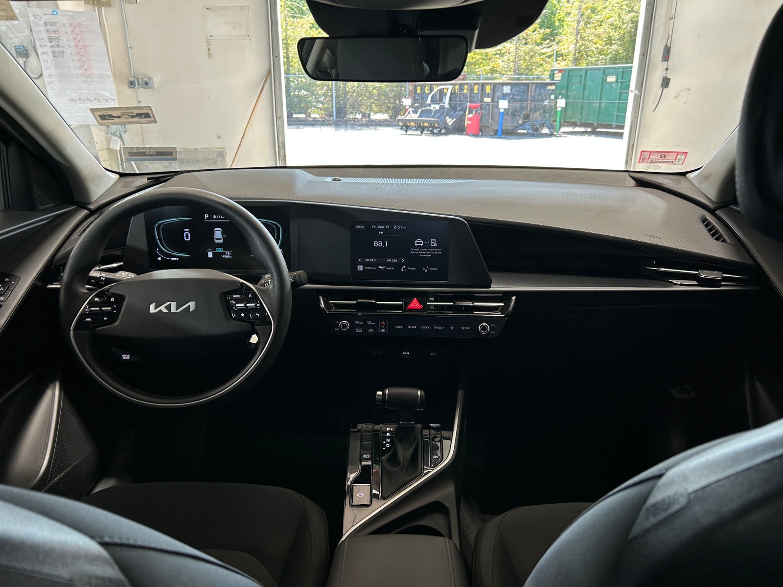 Thumbnail: 2023 Kia Niro - 3