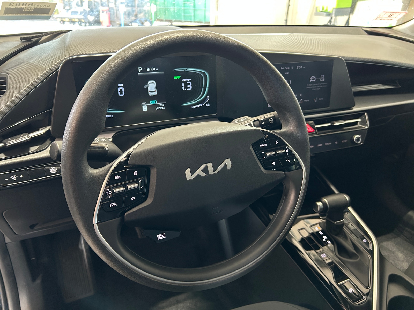 Thumbnail: 2023 Kia Niro - 5