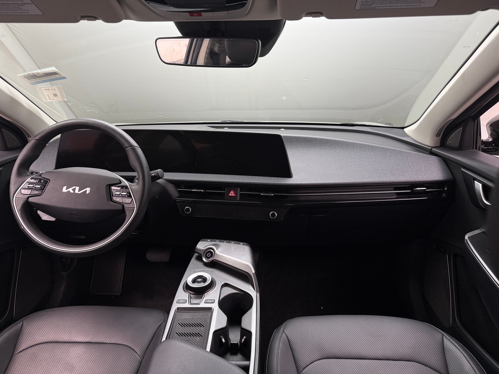 Thumbnail: 2023 Kia EV6 - 2