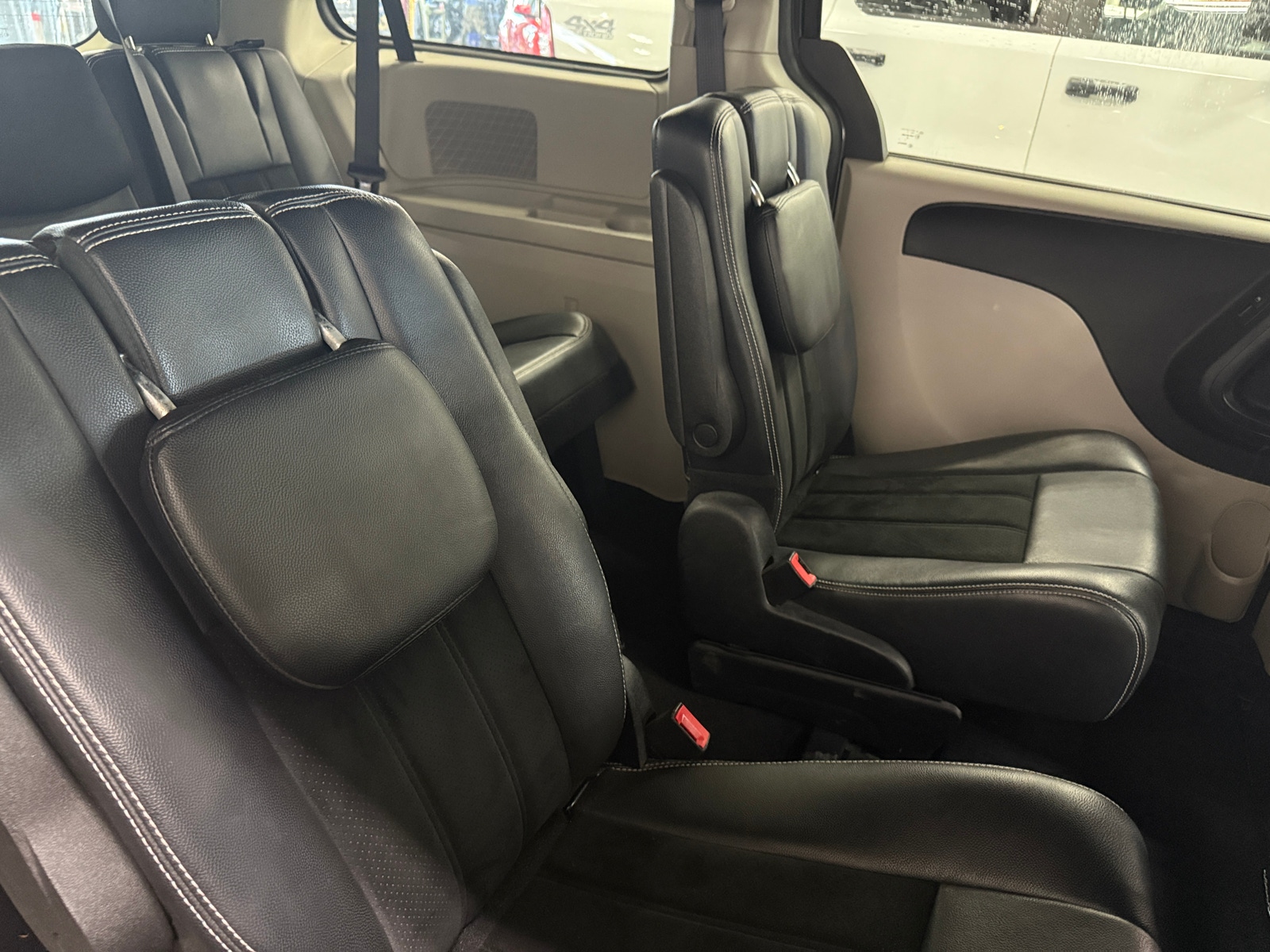 Thumbnail: 2017 Dodge Grand Caravan - 5