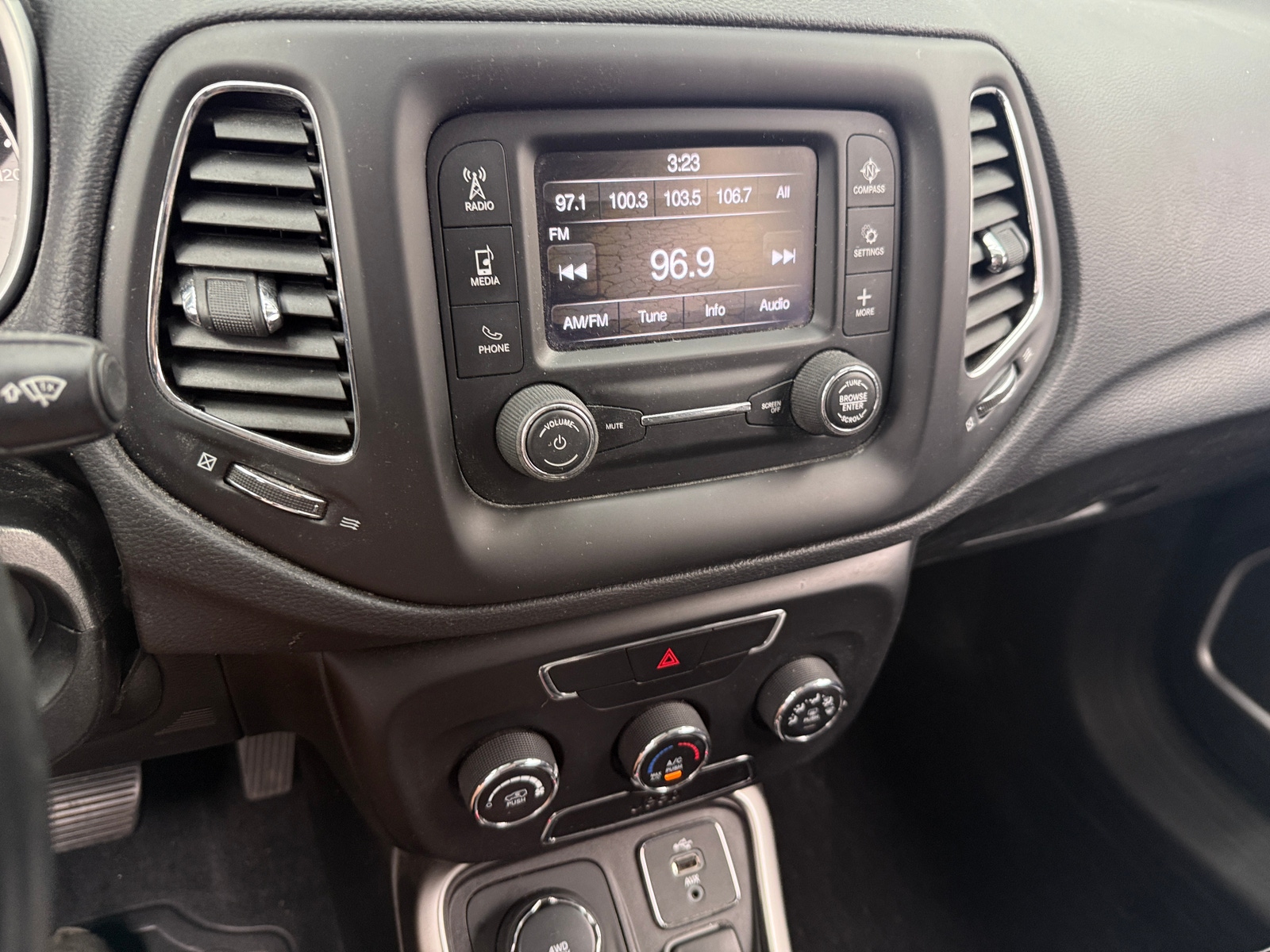 Thumbnail: 2018 Jeep Compass - 4