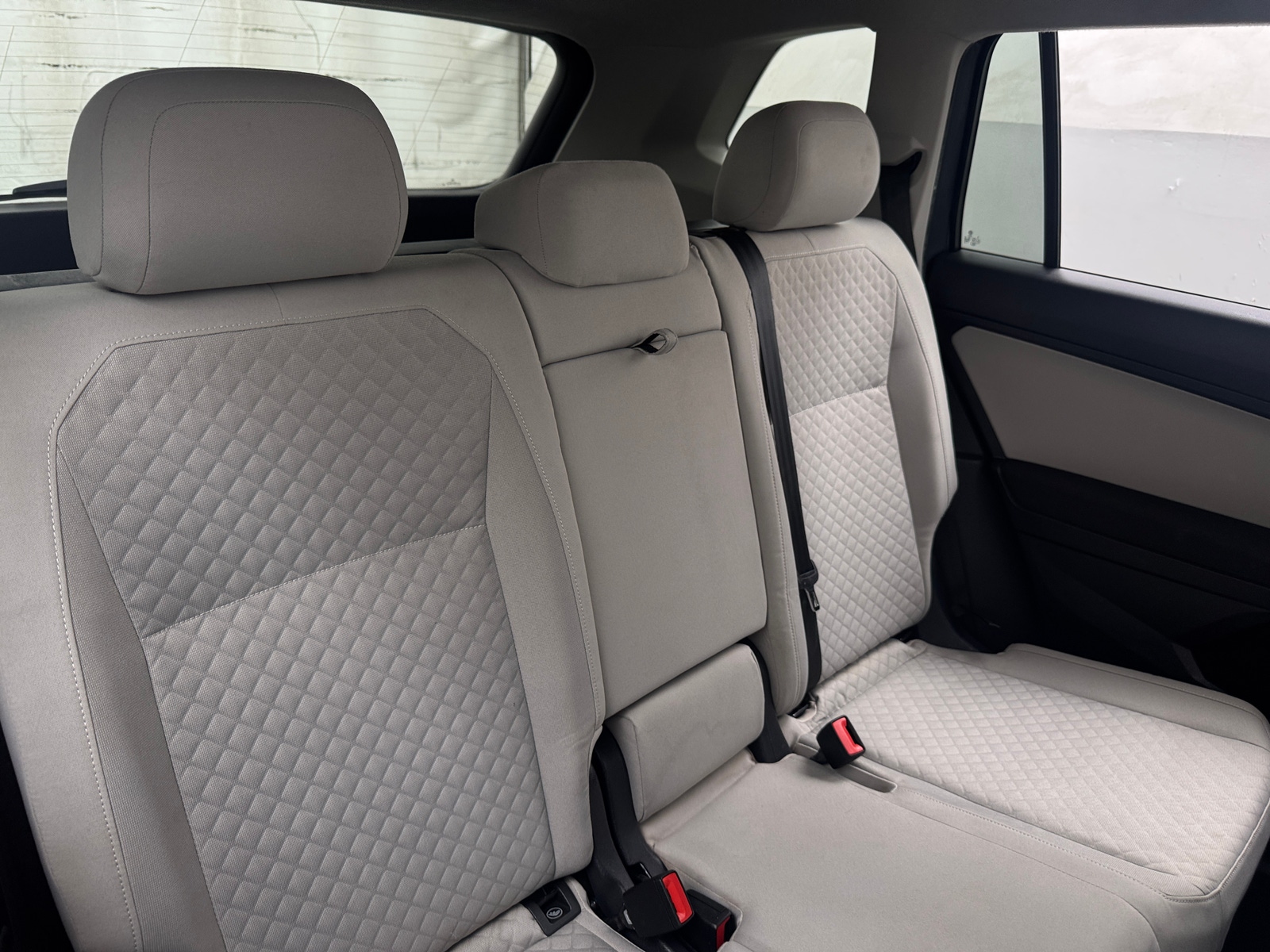 Thumbnail: 2018 Volkswagen Tiguan - 6