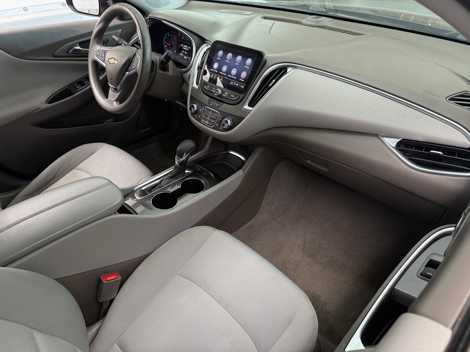 Thumbnail: 2021 Chevrolet Malibu - 3