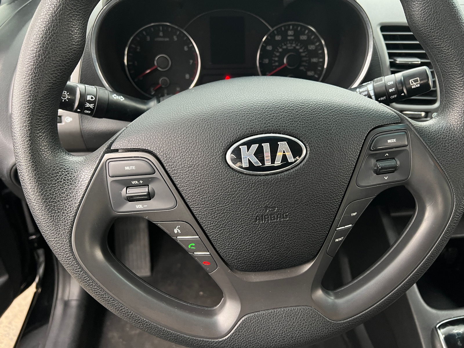 Thumbnail: 2017 Kia Forte - 5