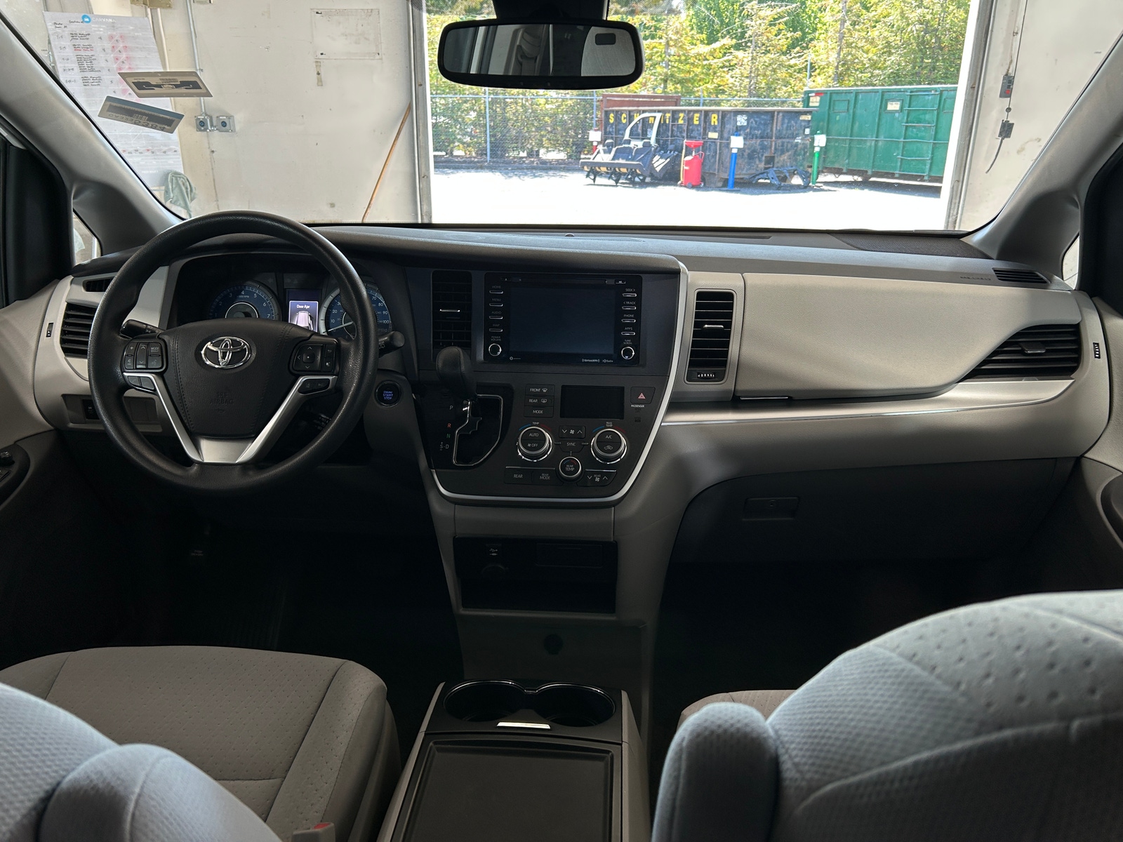 Thumbnail: 2020 Toyota Sienna - 3