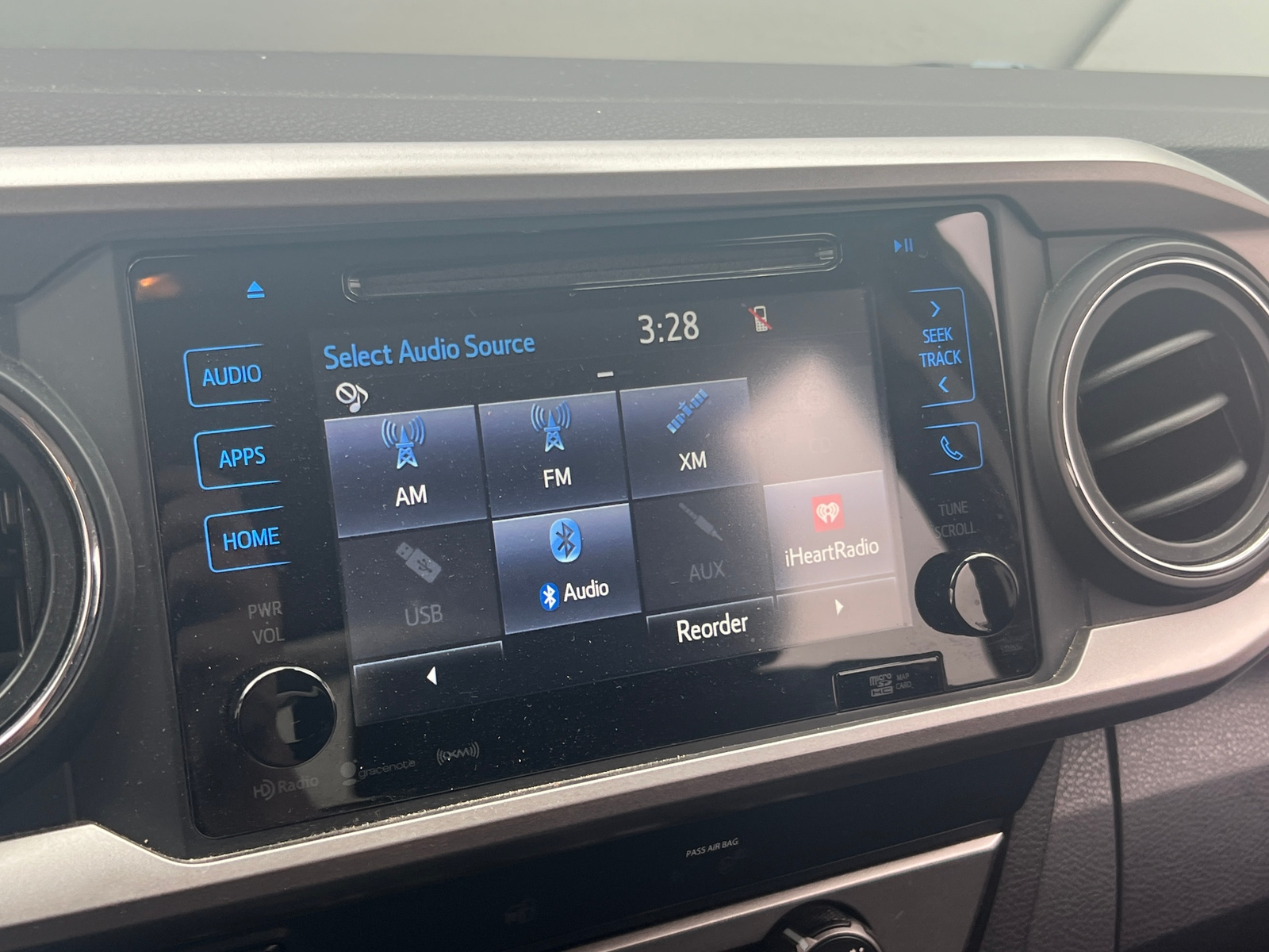 Thumbnail: 2019 Toyota Tacoma - 4