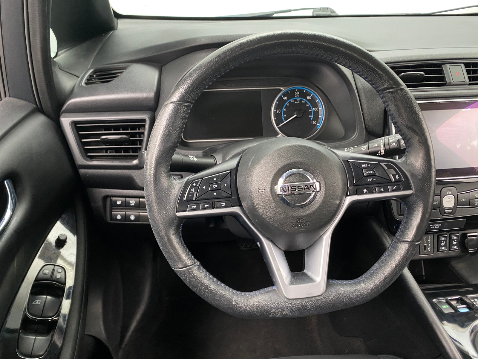 Thumbnail: 2021 Nissan Leaf - 5
