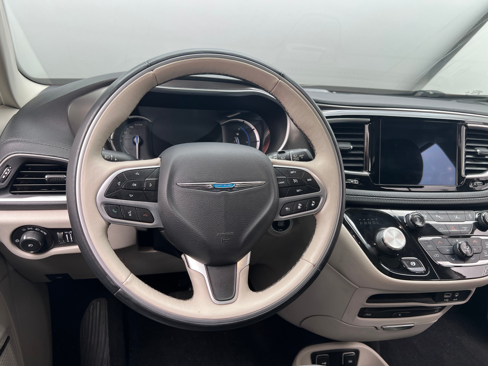 Thumbnail: 2018 Chrysler Pacifica - 4